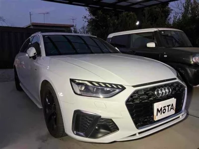 Audi A4  с аукциона в Японии