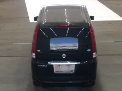 Nissan SERENA  с аукциона в Японии