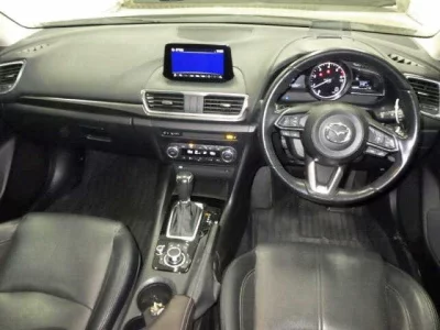 Mazda AXELA  с аукциона в Японии