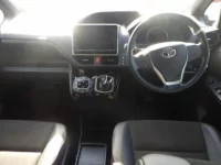 Toyota NOAH лот № 1253 оценка 4  с аукциона в Японии 2