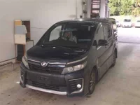 Toyota VOXY лот № 207 оценка 3.5  с аукциона в Японии 3