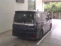 Toyota VOXY лот № 207 оценка 3.5  с аукциона в Японии 4