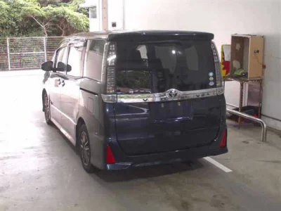 Toyota VOXY  с аукциона в Японии