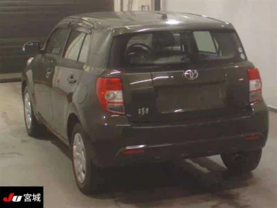 Toyota IST  с аукциона в Японии