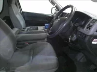 Toyota HIACE VAN лот № 4212 оценка R  с аукциона в Японии 4