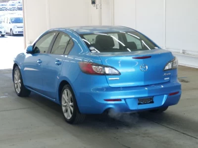 Mazda AXELA  с аукциона в Японии