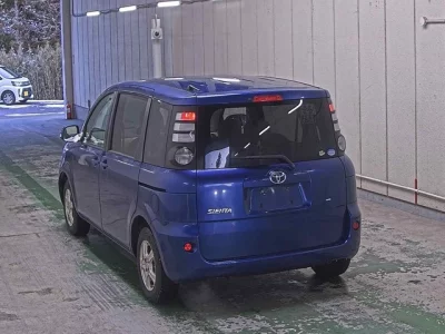 Toyota SIENTA  с аукциона в Японии