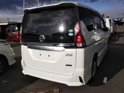 Nissan SERENA  с аукциона в Японии