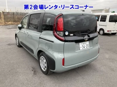 Toyota SIENTA  с аукциона в Японии