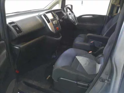 Nissan SERENA  с аукциона в Японии