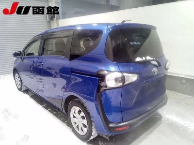 Toyota SIENTA  с аукциона в Японии