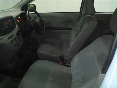 Toyota PIXIS EPOCH  с аукциона в Японии