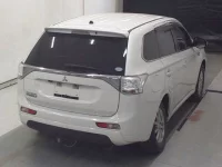 Mitsubishi OUTLANDER PHEV лот № 1036 оценка R  с аукциона в Японии 4