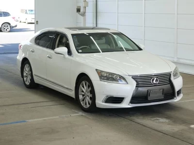 Lexus LS