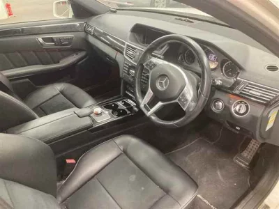 Mercedes-Benz E CLASS  с аукциона в Японии