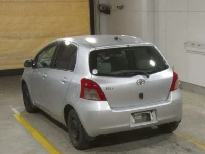 Toyota VITZ  с аукциона в Японии
