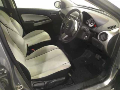 Mazda DEMIO  с аукциона в Японии