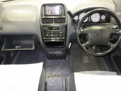 Toyota IPSUM  с аукциона в Японии