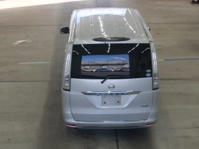 Nissan SERENA  с аукциона в Японии