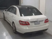Mercedes-Benz E CLASS лот № 1056 оценка 4  с аукциона в Японии 1