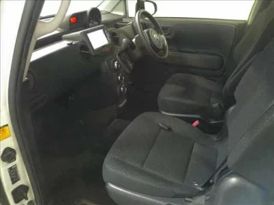 Toyota PORTE  с аукциона в Японии