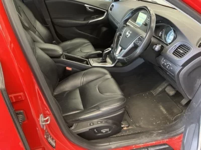 Volvo V40  с аукциона в Японии