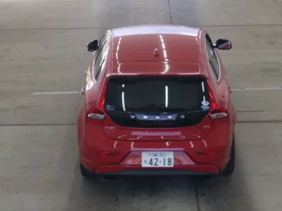 Volvo V40  с аукциона в Японии