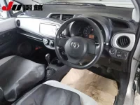 Toyota VITZ лот № 9238 оценка R  с аукциона в Японии 2