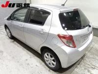 Toyota VITZ лот № 9238 оценка R  с аукциона в Японии 1
