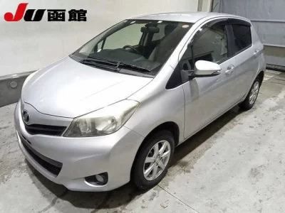 Toyota VITZ  с аукциона в Японии