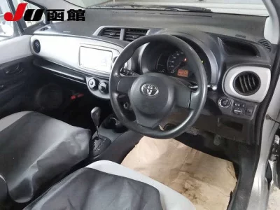 Toyota VITZ  с аукциона в Японии