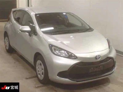 Toyota AQUA  с аукциона в Японии