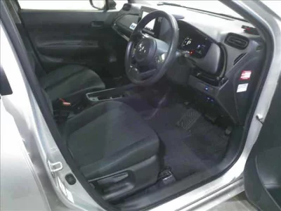 Toyota AQUA  с аукциона в Японии