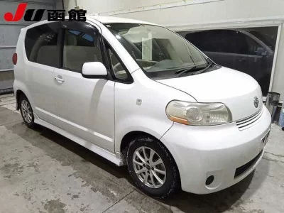 Toyota PORTE  с аукциона в Японии
