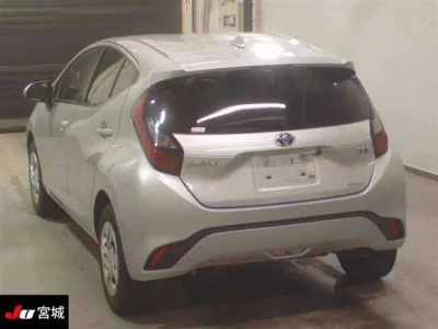 Toyota AQUA  с аукциона в Японии