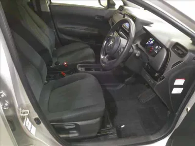 Toyota AQUA  с аукциона в Японии