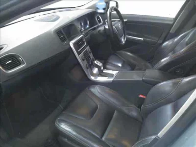 Volvo S60  с аукциона в Японии