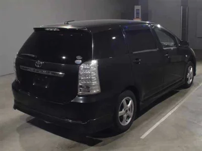 Toyota WISH  с аукциона в Японии