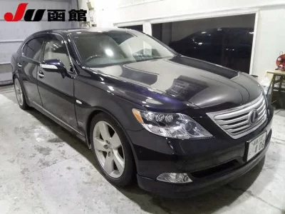 Lexus LS  с аукциона в Японии