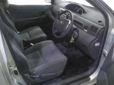 Toyota RAUM  с аукциона в Японии