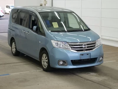 Nissan SERENA  с аукциона в Японии
