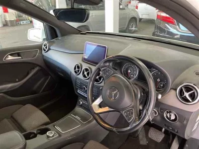 Mercedes-Benz B CLASS