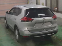 Nissan X-TRAIL лот № 3003 оценка 4  с аукциона в Японии 1