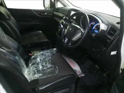 Nissan ELGRAND  с аукциона в Японии