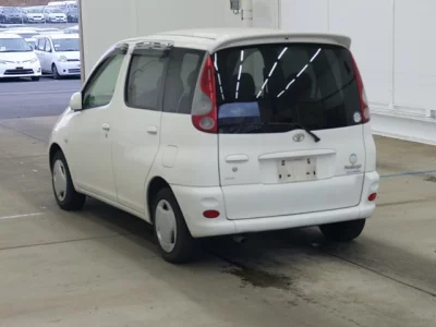 Toyota FUNCARGO  с аукциона в Японии