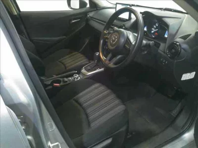 Mazda MAZDA2  с аукциона в Японии