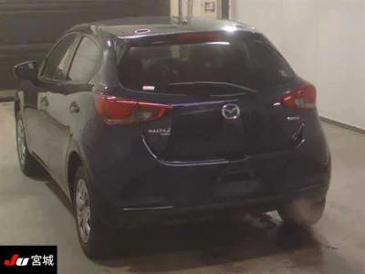 Mazda MAZDA2  с аукциона в Японии