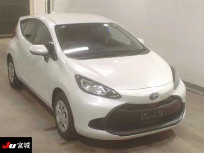 Toyota AQUA  с аукциона в Японии
