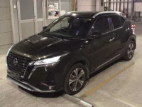 Nissan KICKS лот № 3021 оценка 4  с аукциона в Японии 2