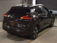 Nissan KICKS лот № 3021 оценка 4  с аукциона в Японии 3